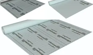 Rolki materiałów paroizolacyjnych z nadrukiem logo i oznaczeniami.